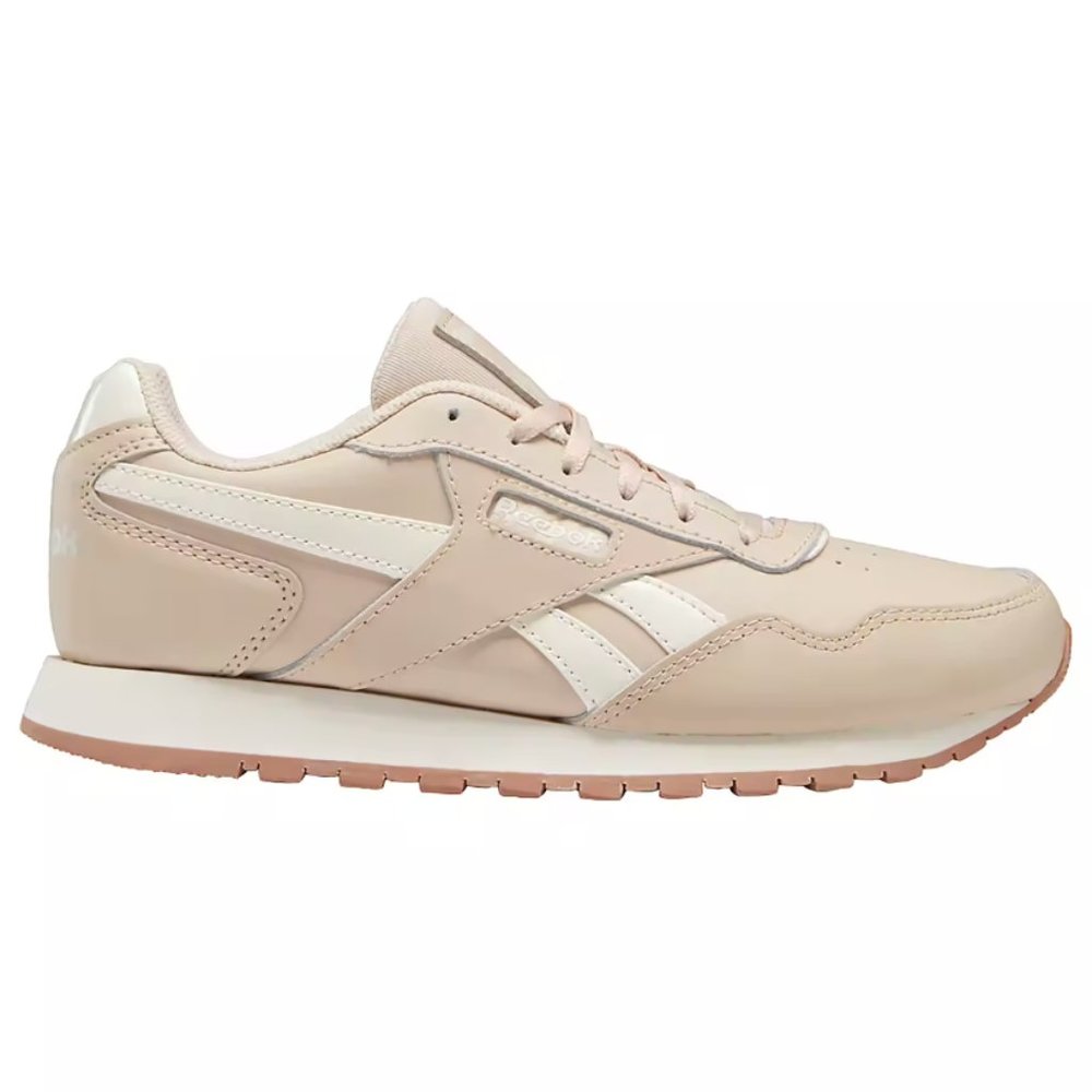 Reebok Classic Sneakers in Soft Ecru